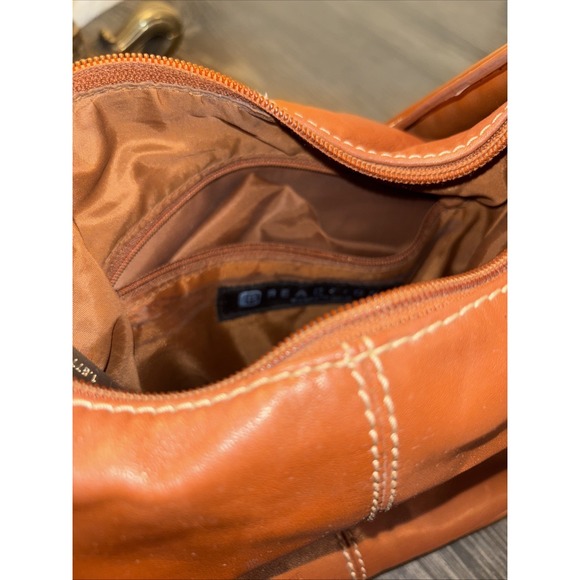 Kenneth Cole Reaction Quality Leather Small Shoulder Bag Short Under Arm Length - Picture 8 of 11